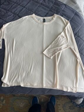 Cream 3/4 Sleeve Top. Over sized